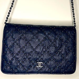 CHANEL CROSS BODY